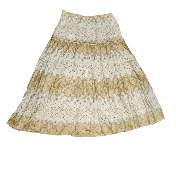 Classic Elements Dresses & Skirts - Vintage creme bohemian floral midi broom Summer skirt